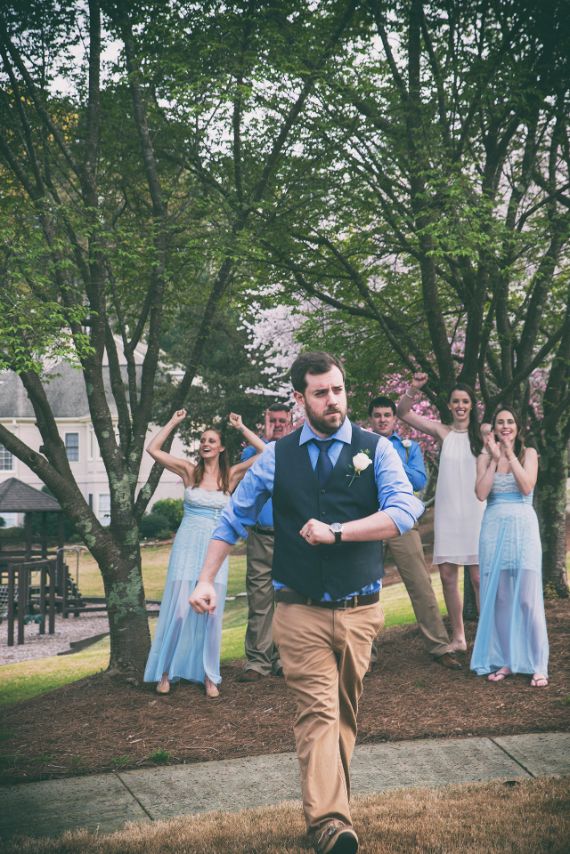 Groom strutting